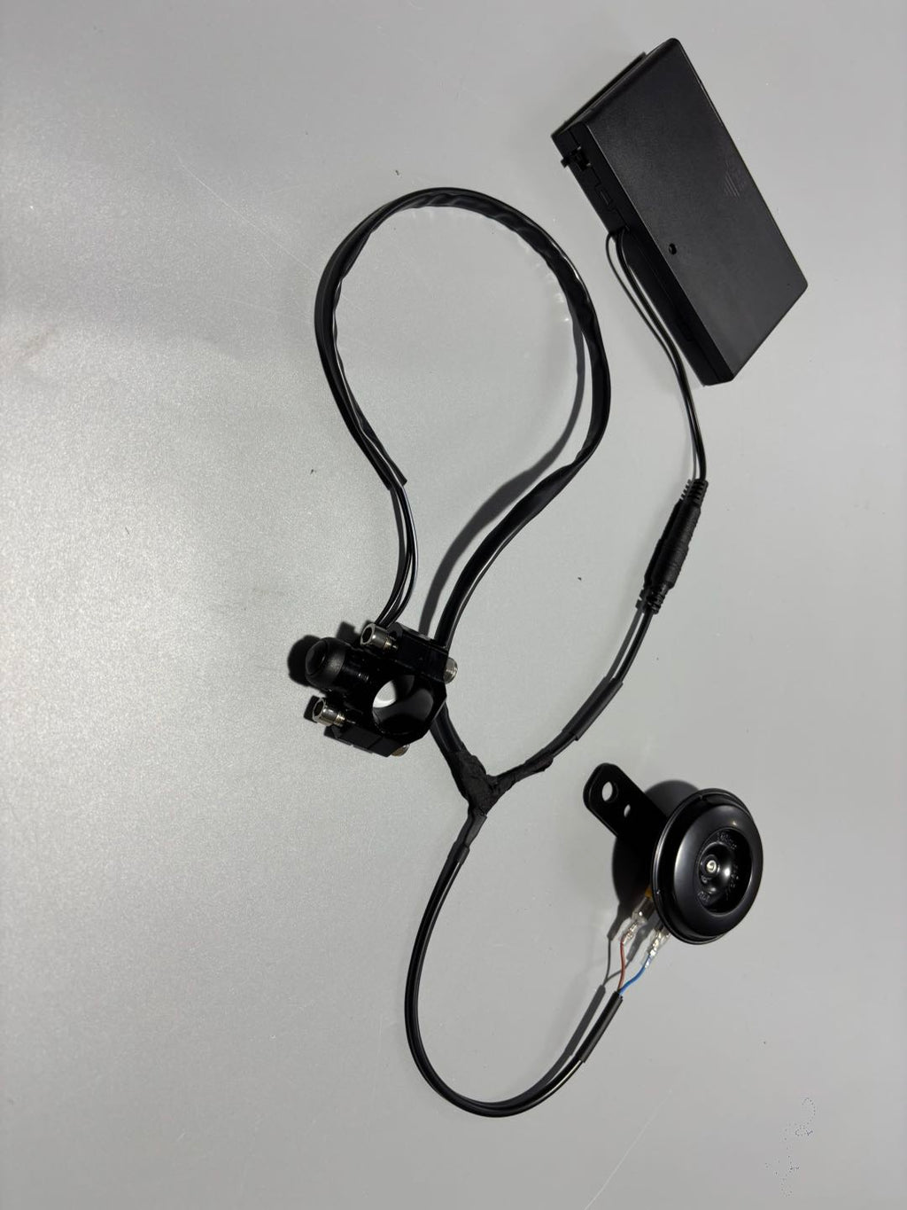 Battery Powered Surron Horn [with a switch]